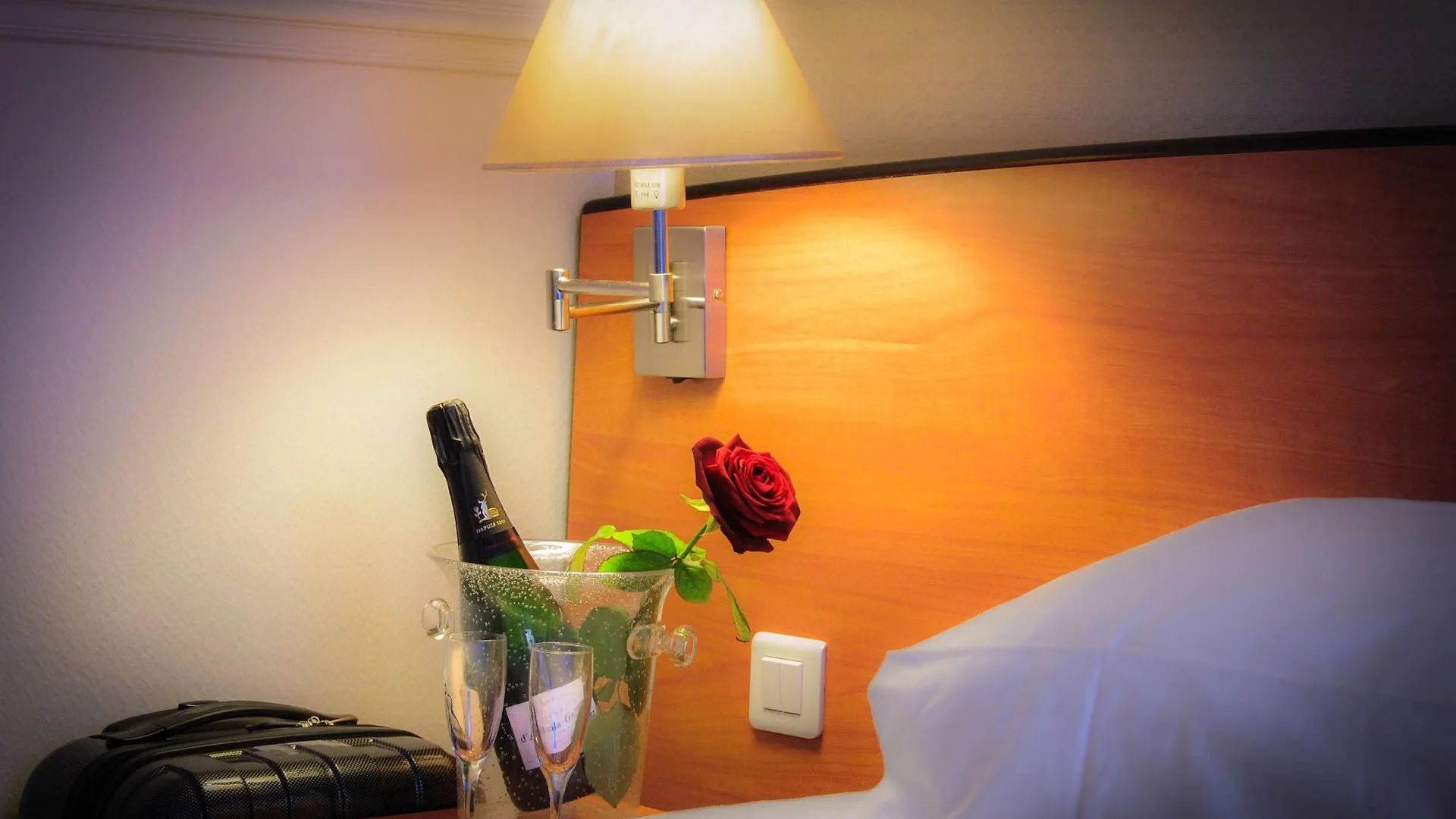 Hotell Eden Montmartre Paris